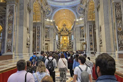 Vatican reports on Friday morning that 128,000 mourners have viewed Pope Francis’ body