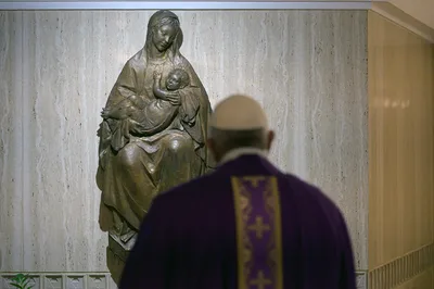 Pope entrusts world threatened by coronavirus pandemic to Mary