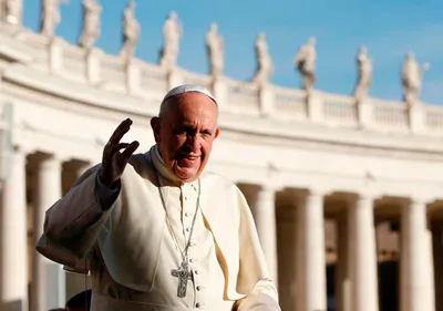 In the end, everyone faces God with ’empty hands,’ pope says
