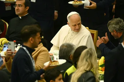 Pope Leo shares lunch with the poor, recalls people suffering from war