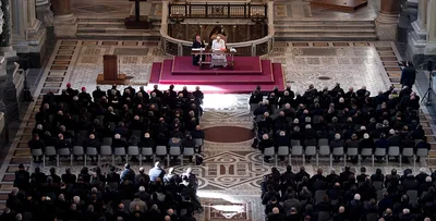 Acknowledge sin, but look for signs of God at work, pope tells priests