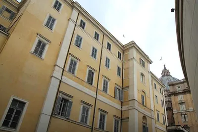 Vatican official living in Santa Marta tests positive for coronavirus