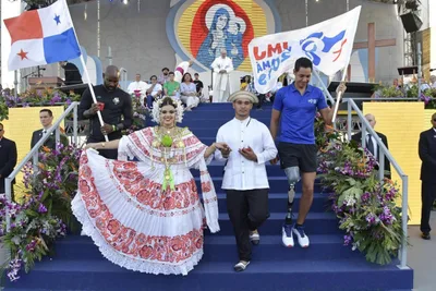 Pope’s message to youth: Don’t let your cell phone distract you from reality