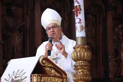 Lima archbishop proposes replacing priests with laity as pastors