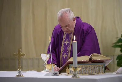 Vatican releases pope’s pandemic-influenced plan for Holy Week, Easter