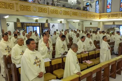 Bishops ask Catholics to pray, fast with pope on May 14