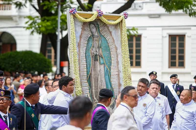 Guadalupe image starts Philippines pilgrimage; Marcos leads consecration