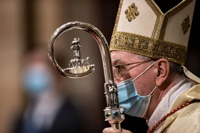 Cardinal Parolin and Archbishop Peña Parra test positive for COVID-19