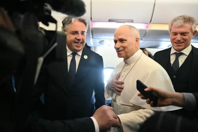 Pope rejects Trump attack, draws line between Gospel mission and political power