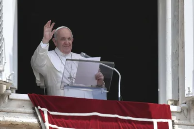 Pope Francis grateful for prayers as he recovers from intestinal surgery