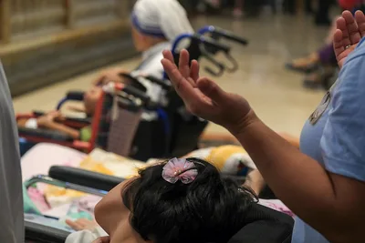 Manila archbishop urges faithful to be faces of hope for the sick