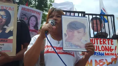 Focus on Duterte’s drug war investigation, kins tell Senate