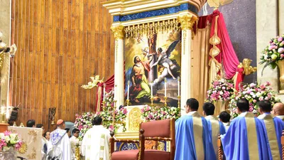 Nuestra Señora del Pilar de Manila, muling iniluklok sa Altar Mayor - VeritasPH