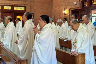 Bishop warns of priest loneliness, urges stronger care for aging clergy
