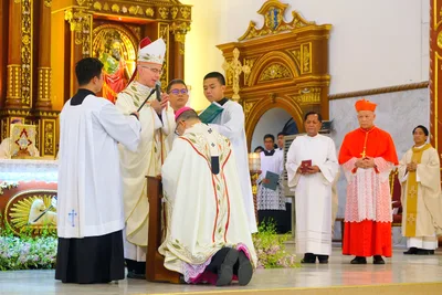 Capiz archbishop bestowed with pallium, urged to ‘search for the lost sheep’