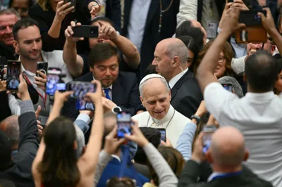 Pope Leo XIV: News media should foster peace and disarm words