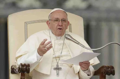 Don’t be ‘couch potatoes,’ get up and evangelize, pope says