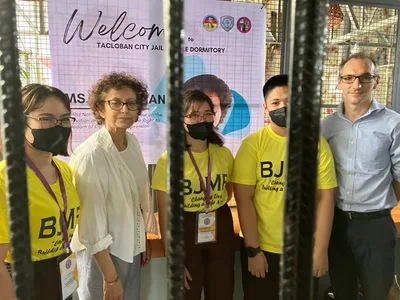 Philippine media groups hail Khan’s visit to detained journalist