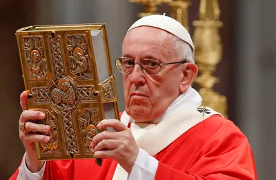 The Holy Spirit changes hearts, pope says on Pentecost