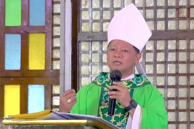 Archbishop to youth ministers: Be beacons of hope to suffering people