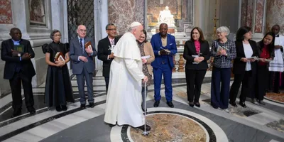 “Take the Gospel everywhere, read it every day.”—Paanyaya ni Pope Francis