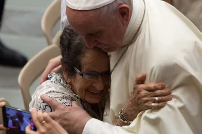 Compassion is the heart of healthcare, Pope Francis says