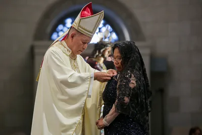 Business exec receives papal award for contributions to Catholic media