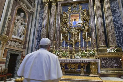 Catholics invited to join Pope Francis in praying rosary for peace