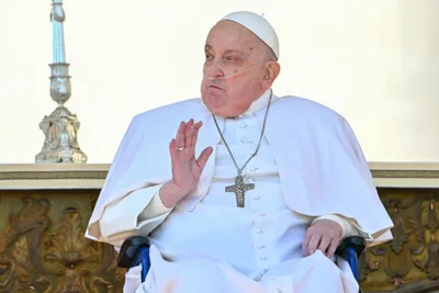 Pope Francis appears in public for second time during his convalescence