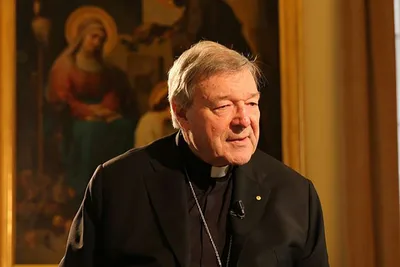 Cardinal Pell thanks Pope Francis after Cardinal Becciu resigns
