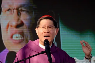 Cardinal Tagle urges Filipinos not to be enslaved by violence