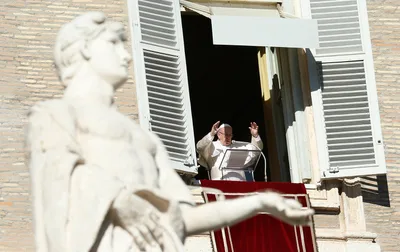 Pope prays for new year marked by tenderness, brotherhood, peace