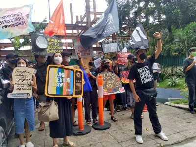 Gov’t prosecutor dismisses environmental raps against cultural artist