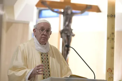 Pope prays that pastors will have courage to be close to their people