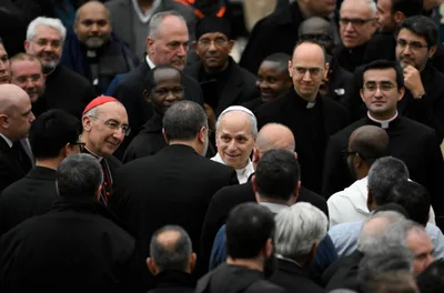 Pope tells priests to use their brains, not AI, to write homilies