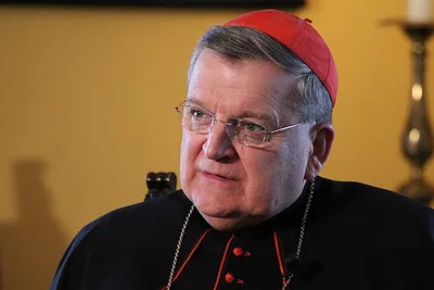 Cardinal Burke off COVID-19 ventilator and back in hospital room, family says