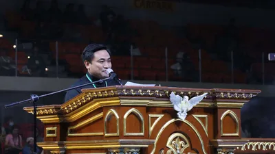 Ipagpatuloy ang aral ng ‘Pakikinig’.