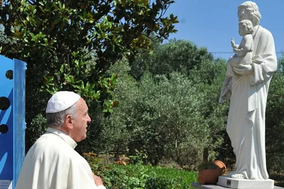 Pope Francis prays St. Joseph will help young adults find their vocations