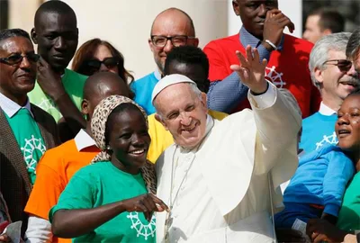 ‘Share the journey,’ embrace migrants, refugees, pope says