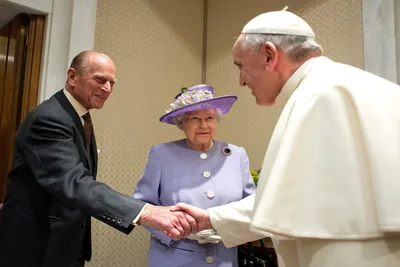 Pope Francis sends condolences to Queen Elizabeth for death of Prince Philip