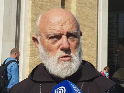 Pope is close to wounded survivors, faithful in Chile, bishop says