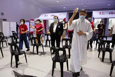 Cardinal Tagle blesses PRC Covid-19 testing facility