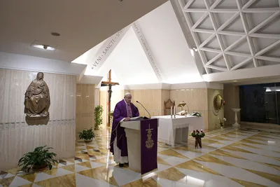 At Advent, make peace, not war, pope says at morning Mass