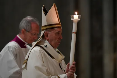 Be messengers of life amid death, says Pope Francis at Easter Vigil