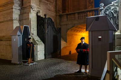 3 Swiss Guards resign over Vatican vaccine mandate