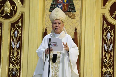 Pope hails Archbishop Valles’ 50 years of priesthood as model of unity, humility