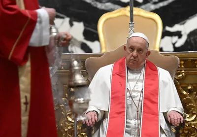 Pope Francis warns against chains of lust, advocates for purity of unconditional love