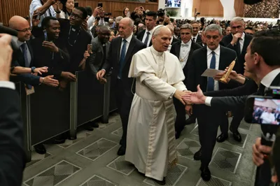 Strive for a ‘different kind of communication,’ pope challenges journalists