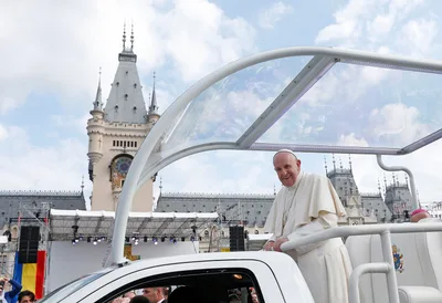 Pope: Romanians, young and old, must hold on to their roots