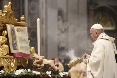 Pope Francis at Epiphany Mass: Let us adore Christ like the Magi